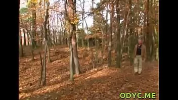 Odtwórz Śliczna blondynka jana i mężczyzna w tym filmie