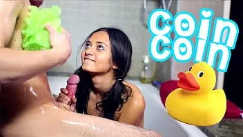 Afspelen Indiase model shrima malati neemt een warme douche met jean-marie corda