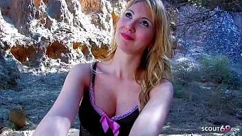 Oynat Mükemmel vücut sarışın latina genç cristal cherry ayartmak için plaj seks