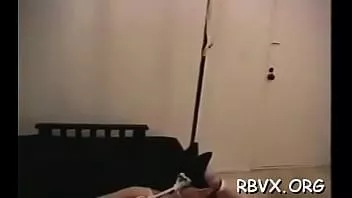 play Bezwstydna laska pokazuje swoje ciało przed kamerą