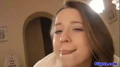 Oynat çorap ingiliz milf (orta yaşlı kadin) yaşlı efendimden pov oral seks alır