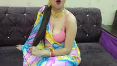 Odtwórz Desi Indian Bhabhi inicjuje Devar do doświadczenia sari ocen X