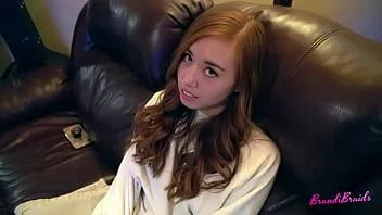 播放 被宠坏的小屁孩不得不为她的坏态度道歉：brandibraids