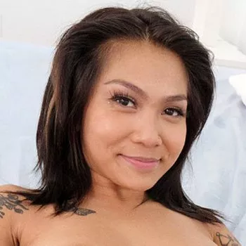 Star du porno Yumi Sin