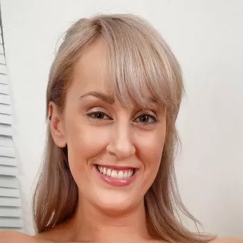 Gwiazda porno Maxim Law